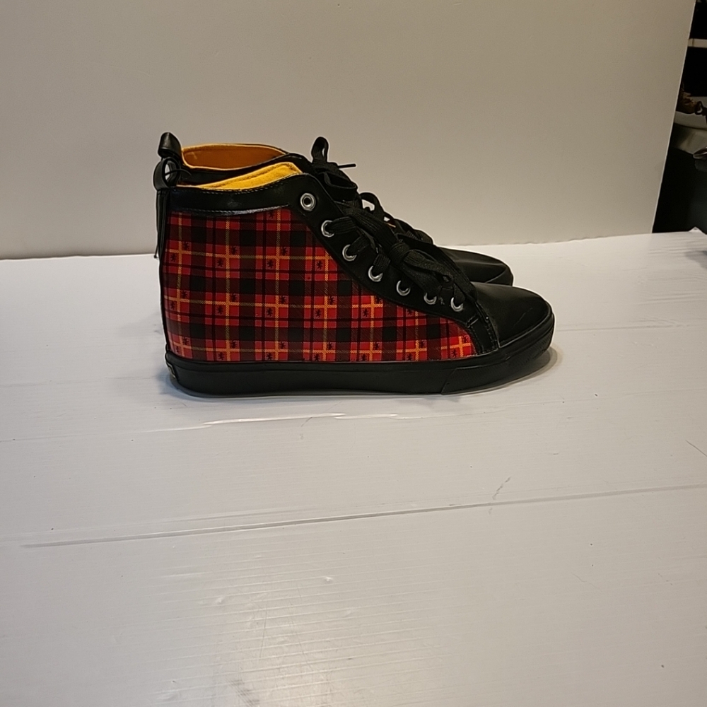 Harry Potter Gryffindor House Plaid Hi-Top Lace-Up Sneaker Men's Size 9 NWOT